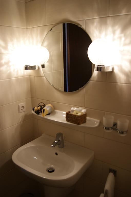 Le Pavillon Hotel Echternach Phòng bức ảnh